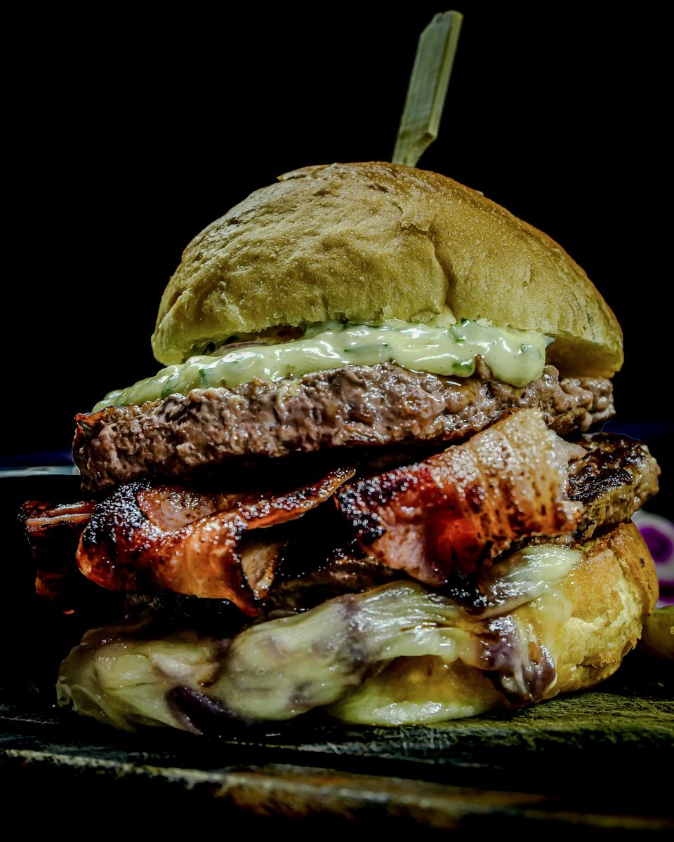 Burger artisanal — photographie food Bretagne